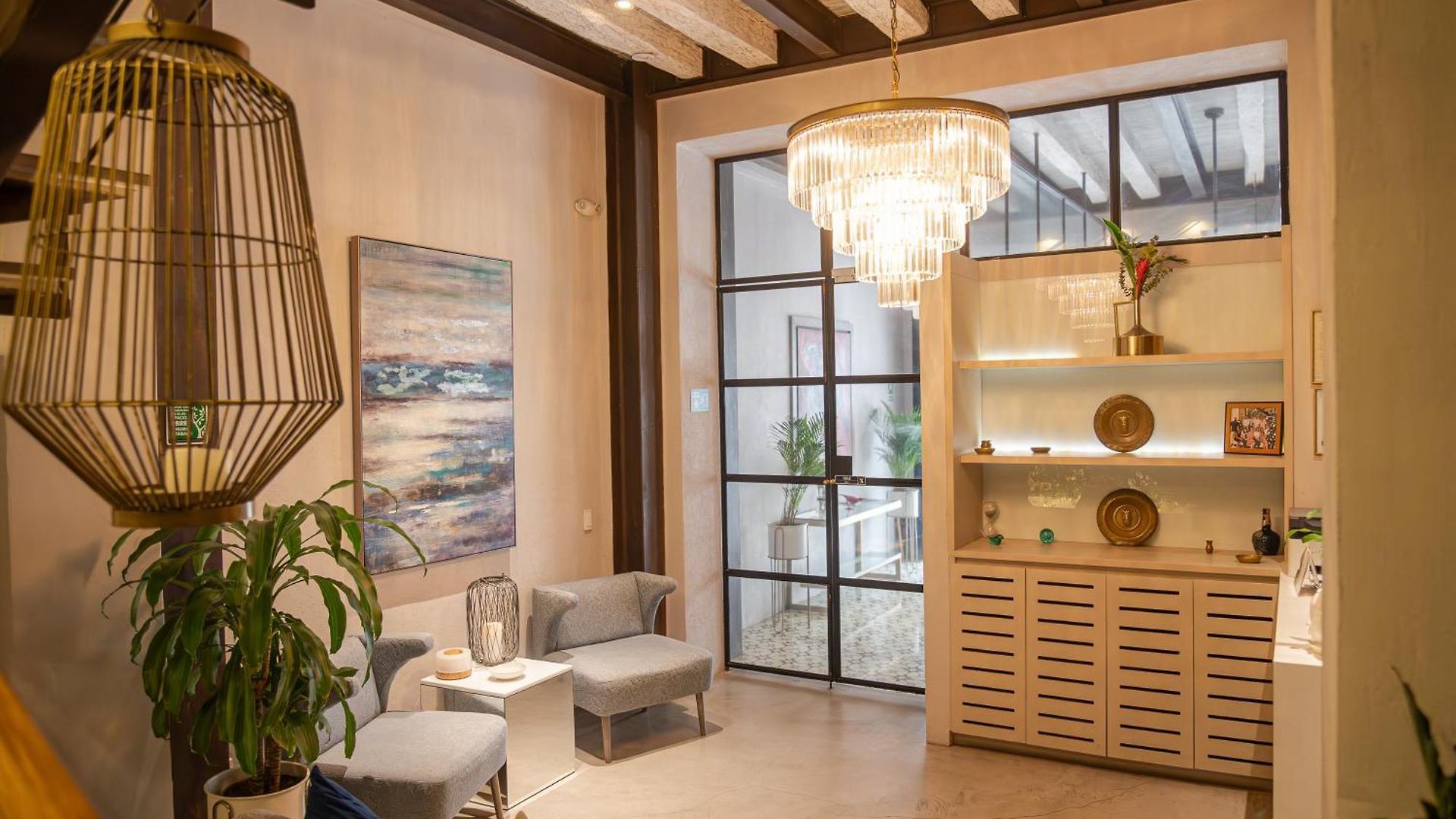 Lunala Boutique Hotel 4*
