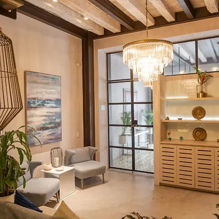 Lunala Boutique Hotel 4*