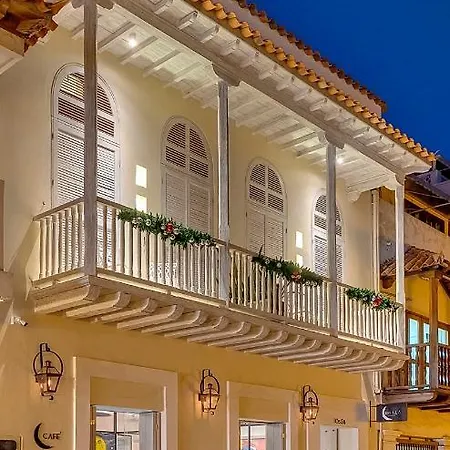 Lunalá Boutique 4*