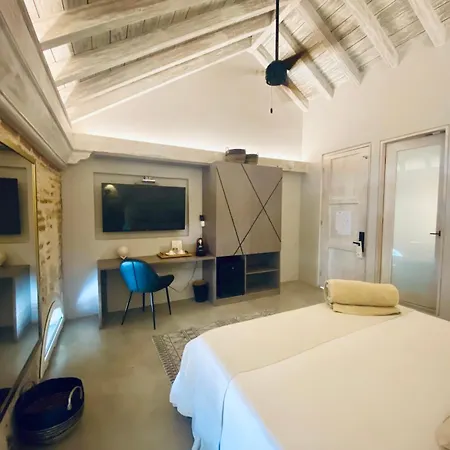 Lunalá Boutique 4*